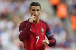 出色发挥首场状态出色，勇士观众沸腾！，浓眉哥重返赛场全场沸腾不已